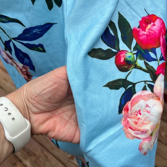 NEW PLUS SIZE Camisa floral dress. Cheerful light blue w/peonies. - Picture 5 of 12